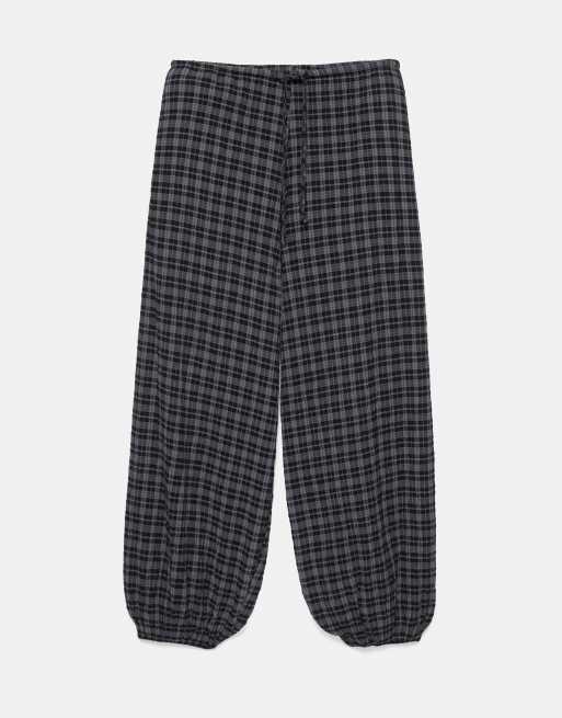 Pull&Bear Check sarouel trousers in grey, 5 of 7
