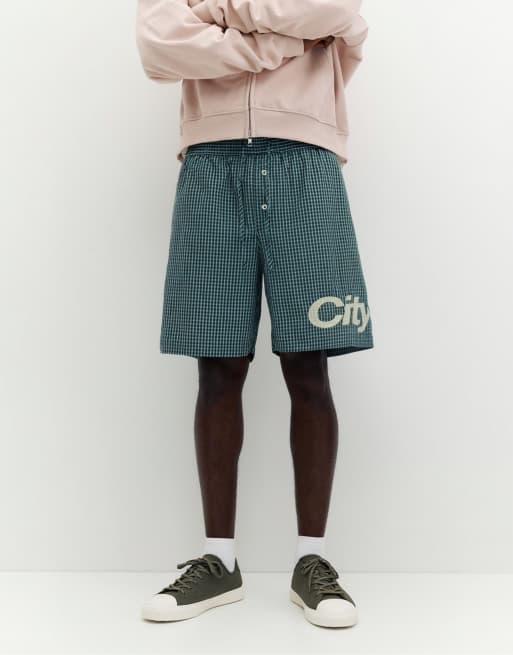 Pull&Bear Checked graphic bermuda shorts in moss, 4 of 4
