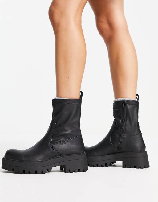 Pull and bear 2025 black ankle boots