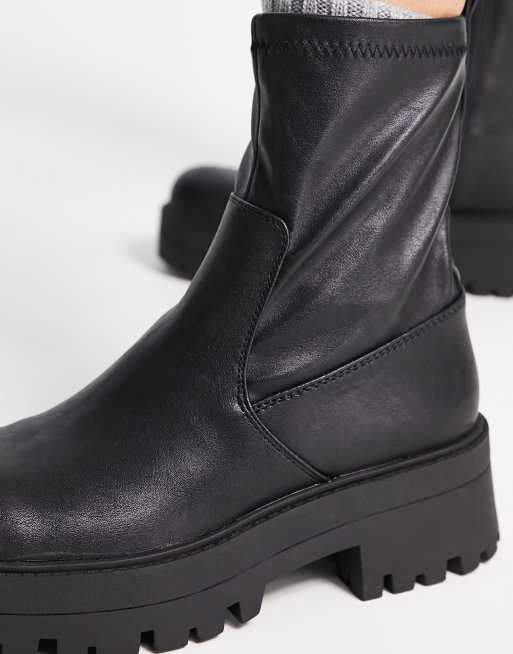 Pull and store bear chunky boots