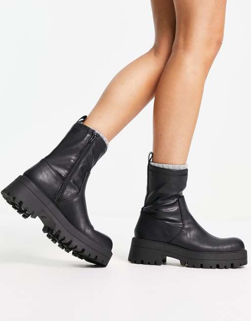 Pull and bear on sale black ankle boots