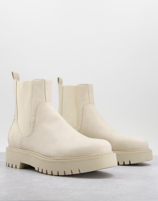 white boots pull and bear