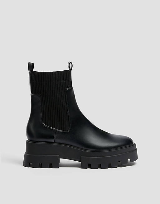 Pull&Bear chunky flat ankle chelsea boots in black | ASOS