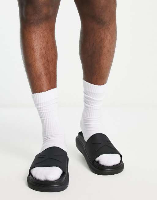 Pull&Bear chunky footbed sliders in black