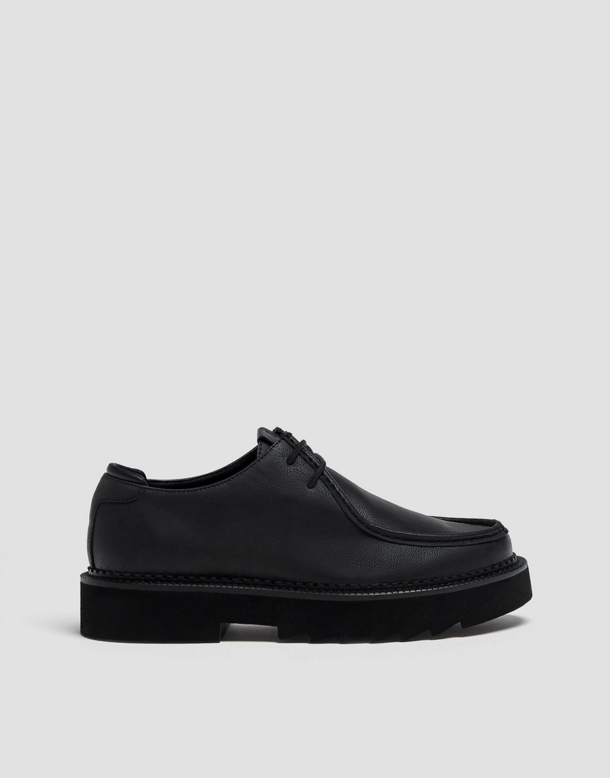 Pull & Bear chunky lace up shoes in black