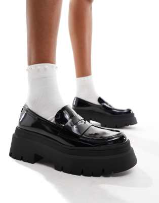 Pull & Bear Chunky Loafer Shoe In Black In Black