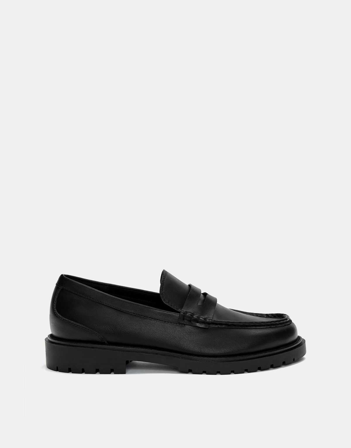 Pull&Bear Chunky loafers in black