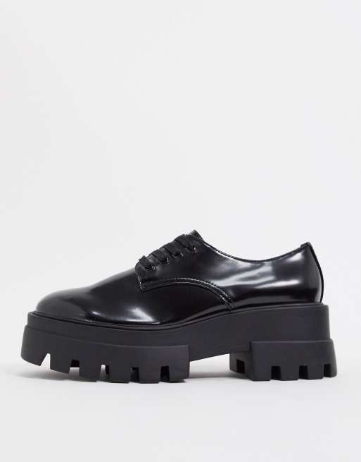 Pull and sale bear brogues