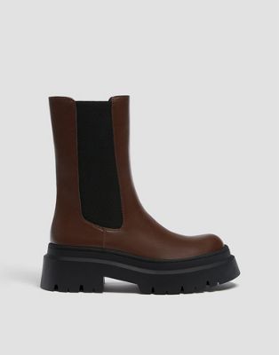 Pull&Bear chunky pull on chelsea boot in brown