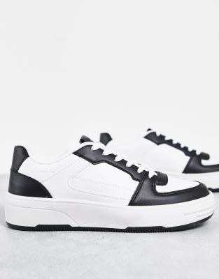 Pull&Bear chunky retro sneakers with black contrast in white | ASOS