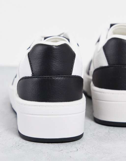 Pull&Bear chunky retro sneakers with black contrast in white, 4 of 4