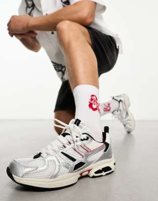 Pull&Bear chunky runner sneakers in silver 