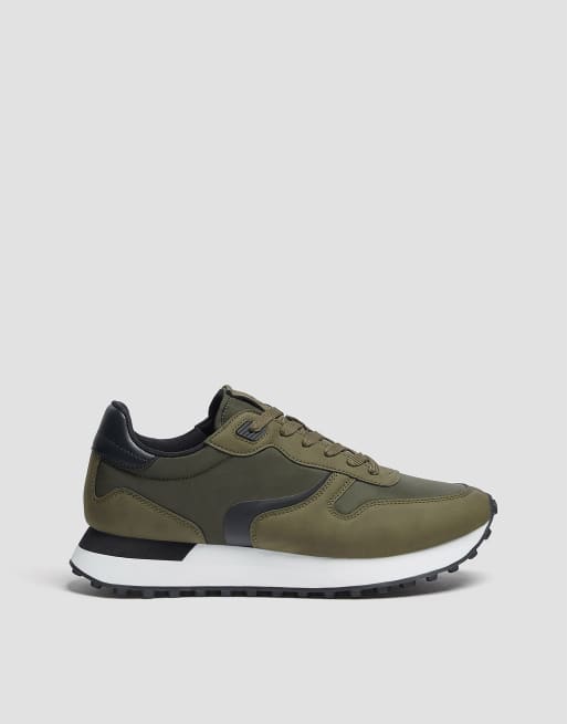 Pull&Bear chunky runner trainers in khaki with white sole