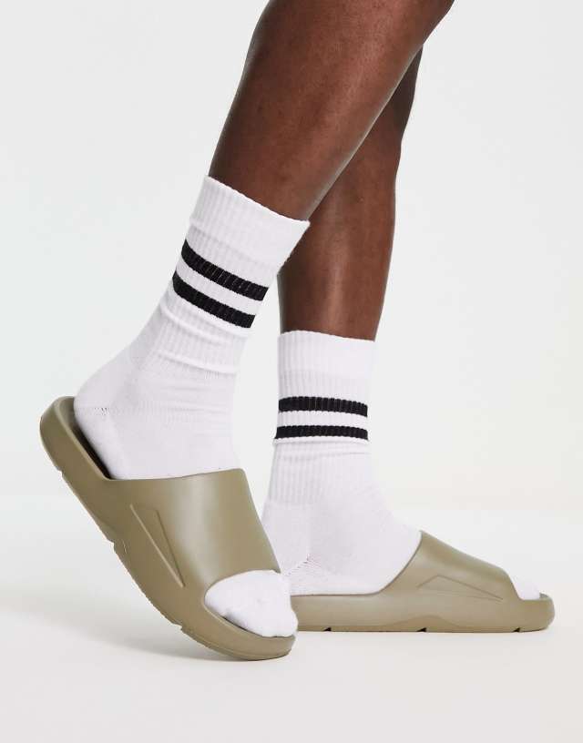 Pull&Bear chunky slides in khaki