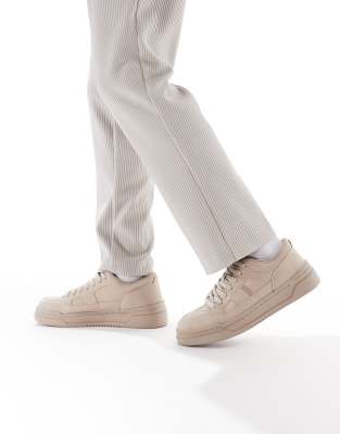 Pull & Bear Chunky Sneaker In Beige-white