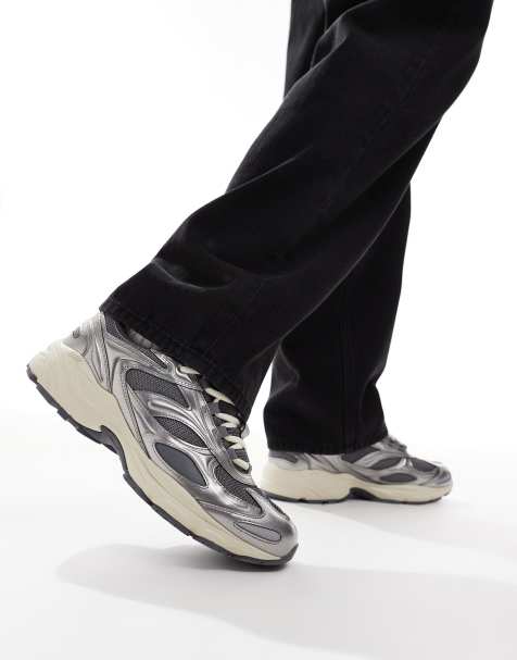 Pull&Bear chunky sole trainer in metallic silver  - view 1