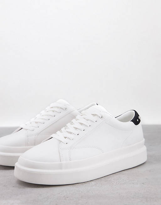 Pull&Bear chunky trainer with studded back in white | ASOS
