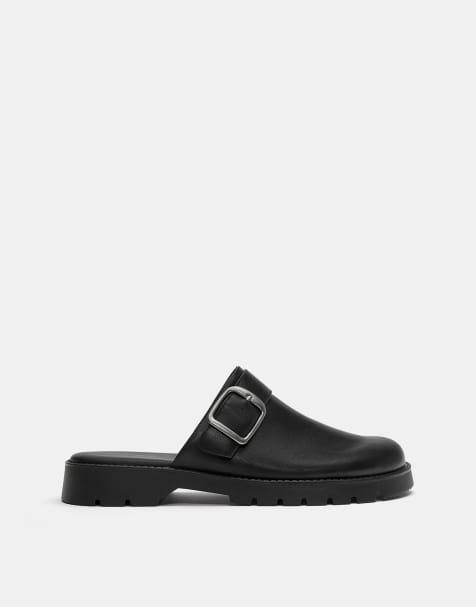 Pull&Bear – Clogs in Schwarz mit Schnalle - view 1