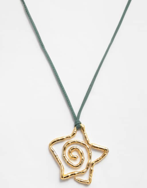 Pull&Bear - Collana in corda con pendente a stella color oro