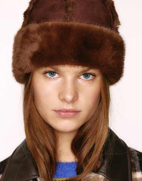 Pull&Bear Combined faux fur hat in brown - view 1