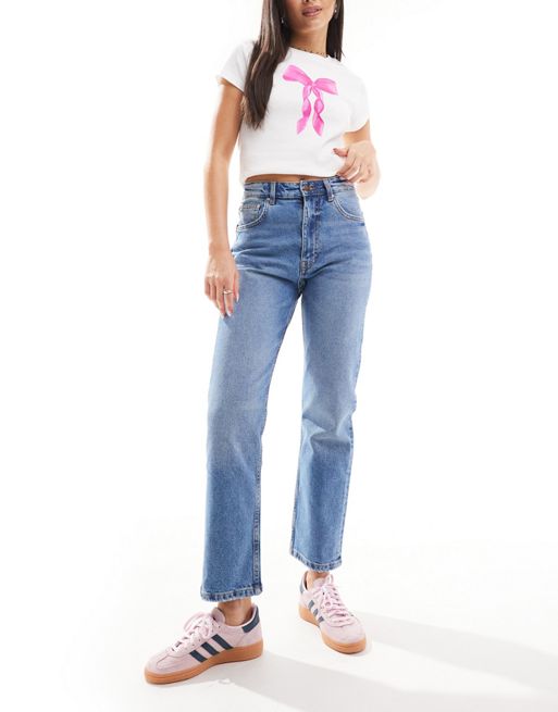 Pull&Bear - Comfortabele jeans met rechte pijpen en hoge taille in medium blauw
