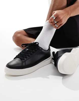 Pull & Bear Contrast Sole Sneakers In Black And White