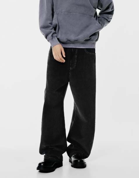Pull&Bear Corduroy baggy trousers in black - view 1