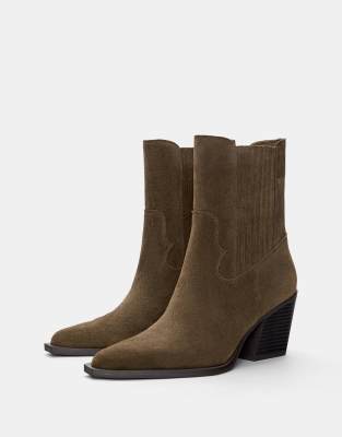 Pull & Bear - Cowboy-Stiefeletten in Braun-Brown