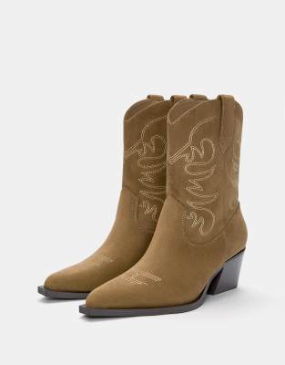 Pull & Bear - Cowboy-Stiefeletten in Sand mit hohem Absatz-Bunt