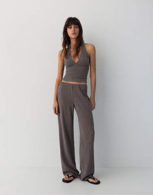 Pull&Bear – Crepe-Oberteil in Braun mit Neckholder, 2 von 4