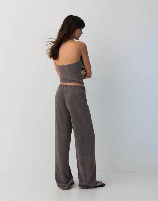 Pull&Bear – Crepe-Oberteil in Braun mit Neckholder, 4 von 4