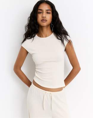 Pull&Bear crepe top in beige - view 1