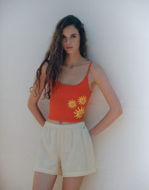Pull&Bear crop top med solgrafik i rød - view 1