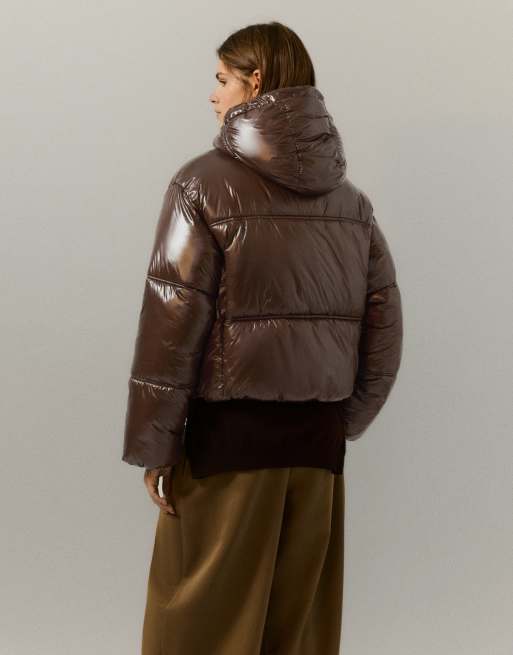 Pull&Bear cropped dynejakke med hætte i brun, 2 af 7