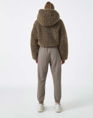 pull and bear fluffy jacket