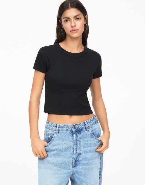 Pull&Bear - Cropped geribbeld T-shirt in zwart - view 1
