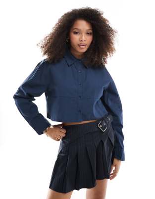 cropped long sleeved shirt in navy blue