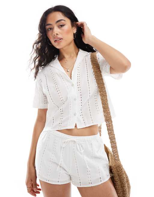 Pull&Bear - Cropped overhemd met broderie en korte mouwen in wit, deel van co-ord set