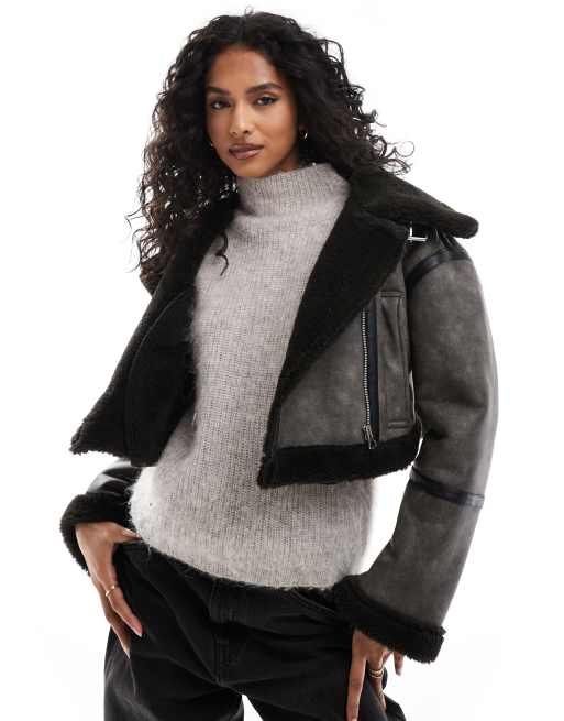 Pull&Bear - Cropped pilotenjack met contrasterende imitatieschapenvacht in grijs met wassing