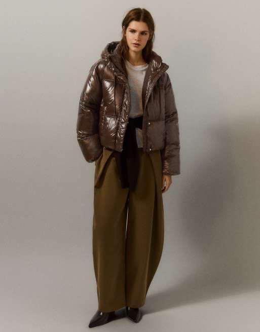 Pull&Bear cropped pufferjack met capuchon in bruin, 4 van 7