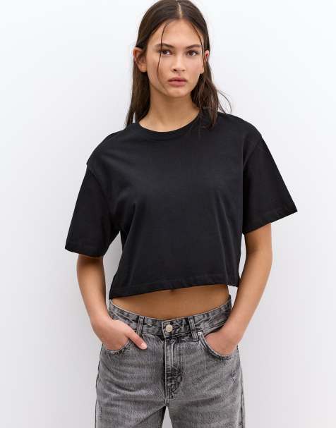Pull&Bear - Cropped T-shirt met korte mouwen in zwart - view 1