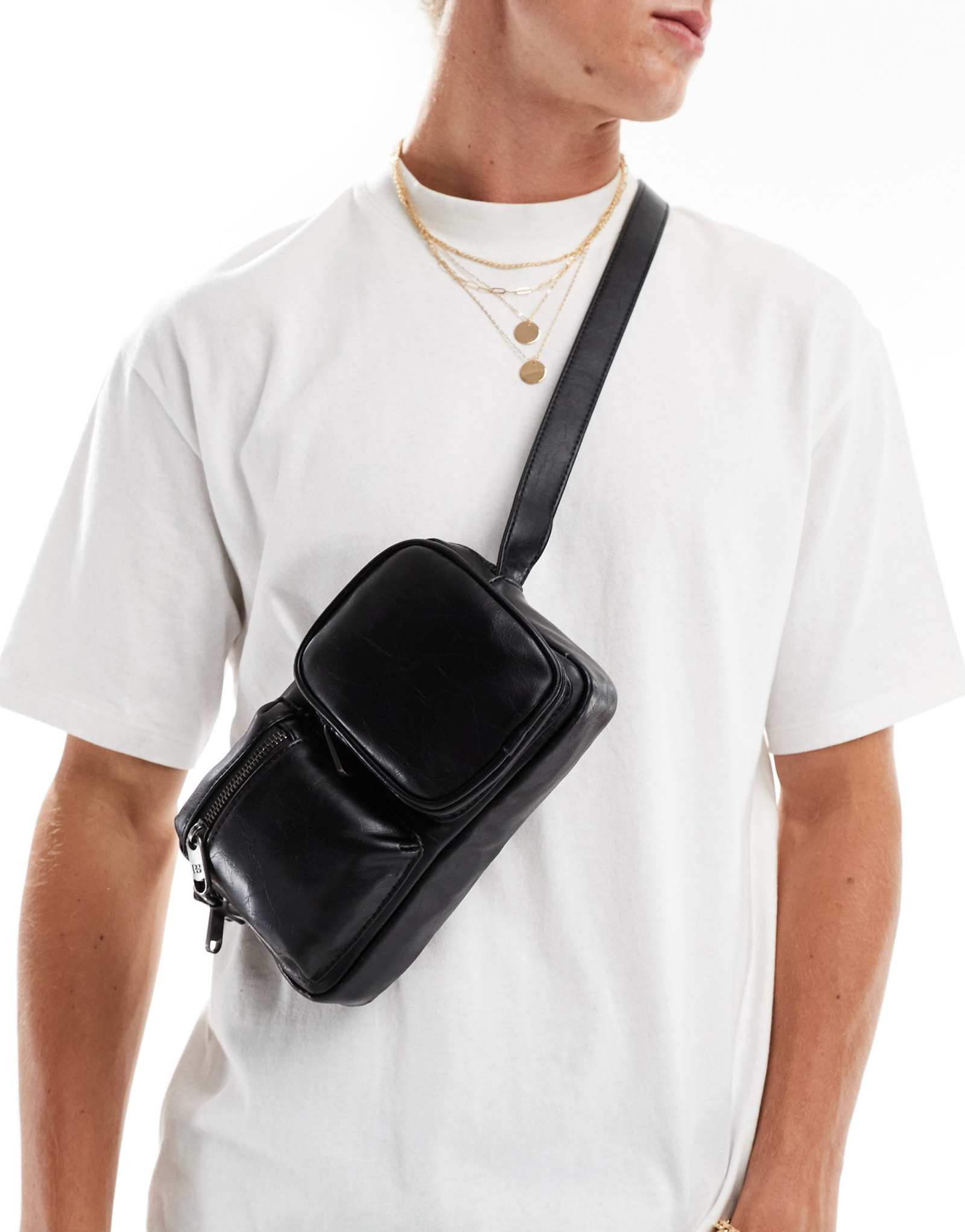 Практичная сумка через плечо Pull-Bear с передними карманами 5590₽