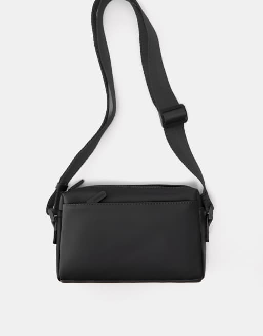 Pull&Bear - Crossbody tas van rubber in zwart, 3 van 4
