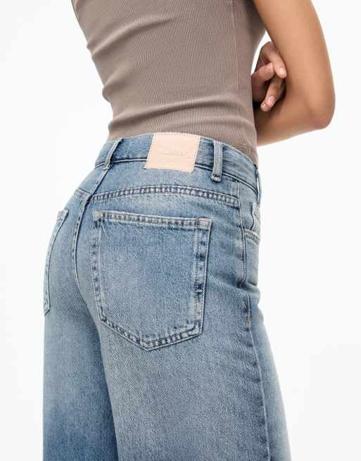 Pull&Bear crossover waist mid rise wide leg jean in blue, 4 of 4