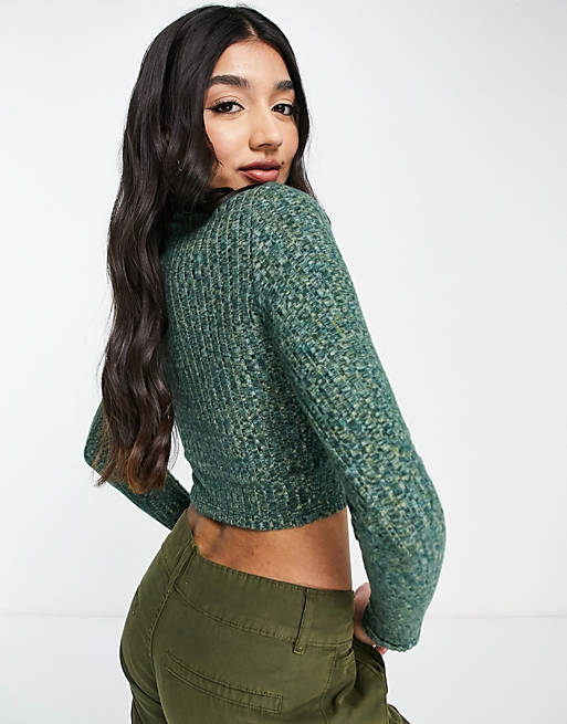  Pull&Bear cut out long sleeve cropped top in green 