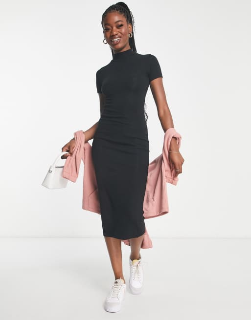 Pull&Bear – Czarna prążkowana sukienka midi w stylu tuniki