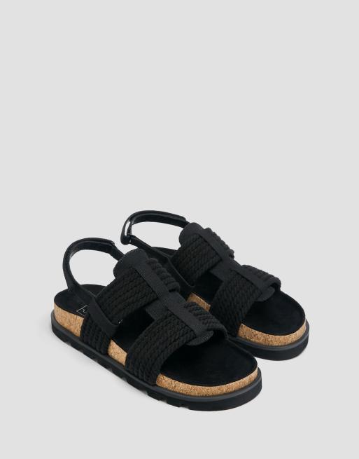 Pull&Bear – Czarne sandały ze sznurkowymi paskami