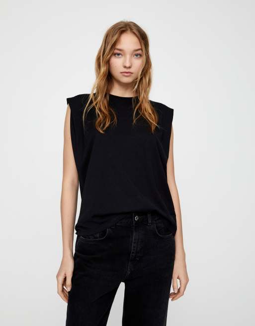 Pull&Bear – Czarny t-shirt szeroki w ramionach
