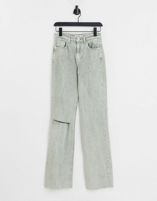 https://images.asos-media.com/products/pullbear-dad-jeans-with-rip-in-green/23348998-1-green?$n_550w$&wid=550&fit=constrain