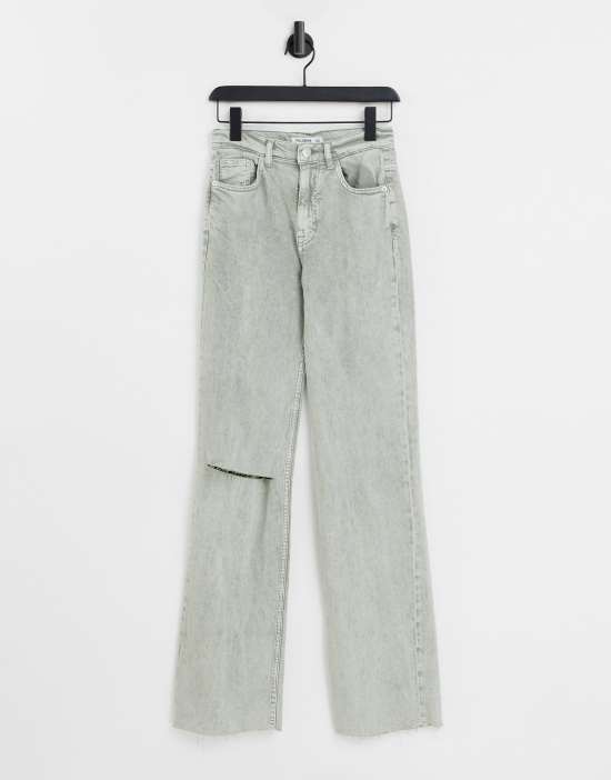 https://images.asos-media.com/products/pullbear-dad-jeans-with-rip-in-green/23348998-1-green?$n_550w$&wid=550&fit=constrain